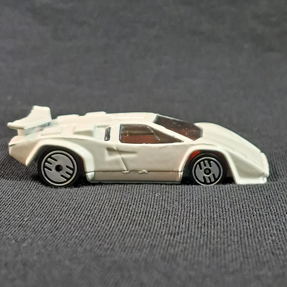Vinatge Hot Wheels‎ 1987 White Lamborghini Countach w/o Decals